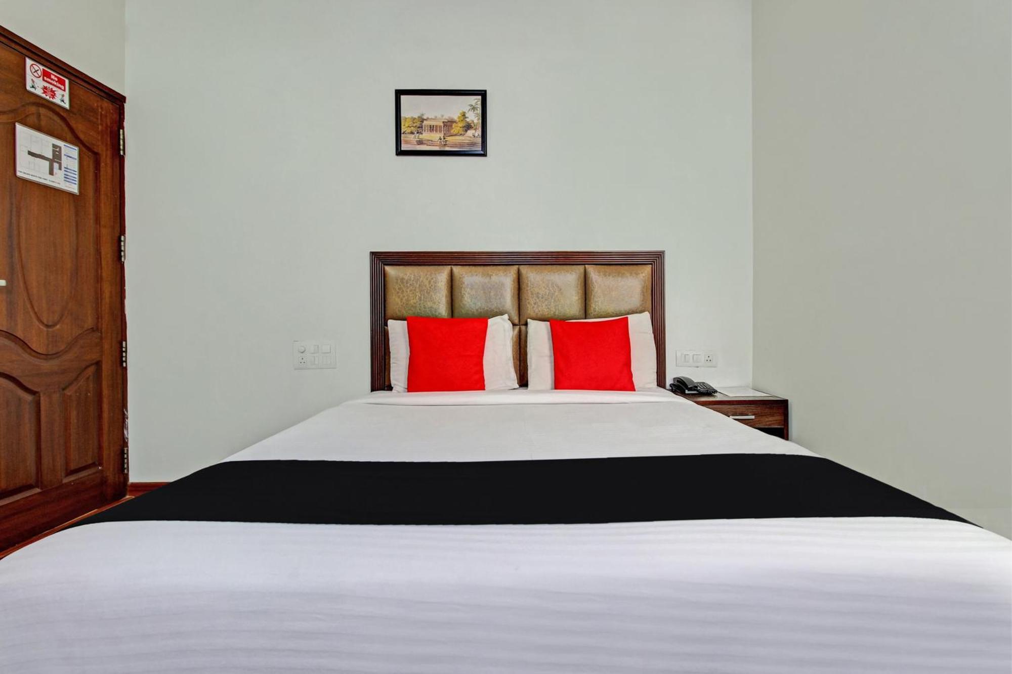 Capital O Sri Krishna Suites Near 7D Voyage Bangalore Exterior foto