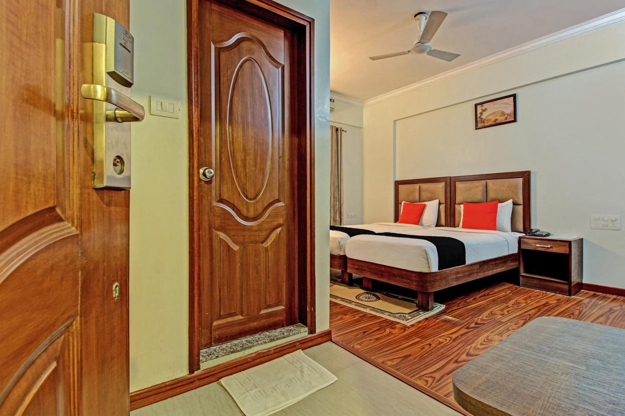 Capital O Sri Krishna Suites Near 7D Voyage Bangalore Exterior foto