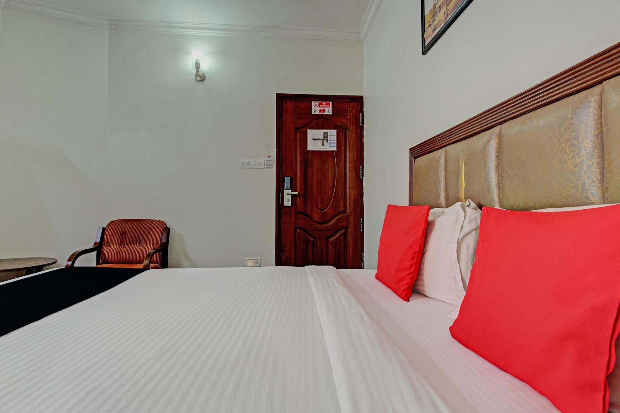 Capital O Sri Krishna Suites Near 7D Voyage Bangalore Exterior foto